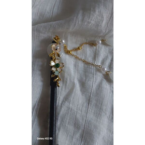 Black Gold Floral Chinese Hair Stick
